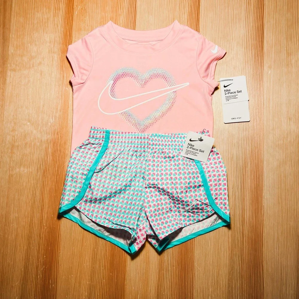 Nike Girls T-shirt and Shorts Set - Picture 8 of 8